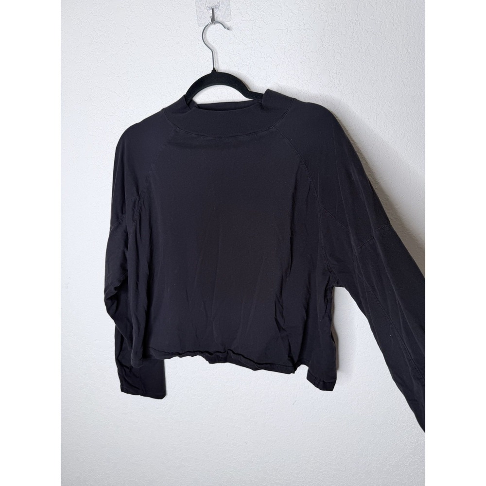 We The Free Classic‎ Crewneck Boxy Slightly Crop Sz M Black Relaxed Athleisure